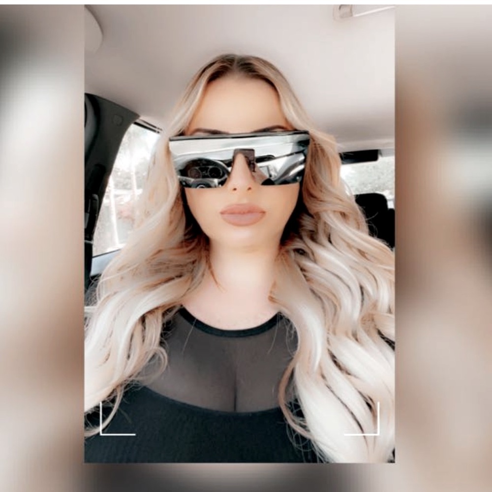 Meet your Posher, Alessandra